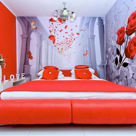 Beachfront Romy With Sauna Appartamento Makarska