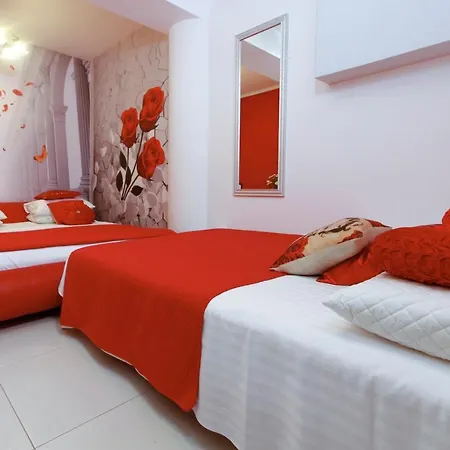 Beachfront Romy With Sauna Makarska