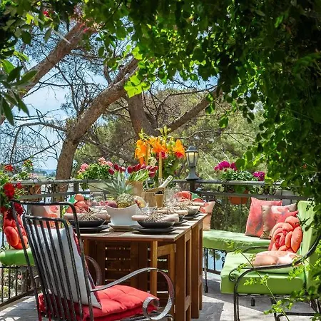 Beachfront Romy With Sauna * マカルスカ